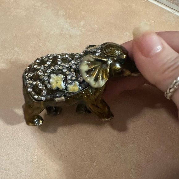 Vintage Elephant Trinket Holder - Picture 10 of 10